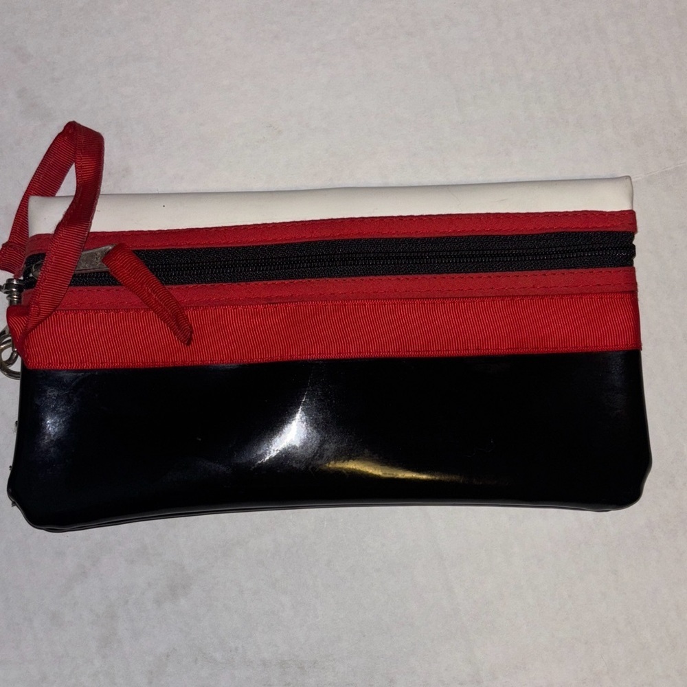 RED AND BLACK AND WHITE CLUTCH/WRISTLET SILVER HARDWARE BLACK PATENT LEATHER